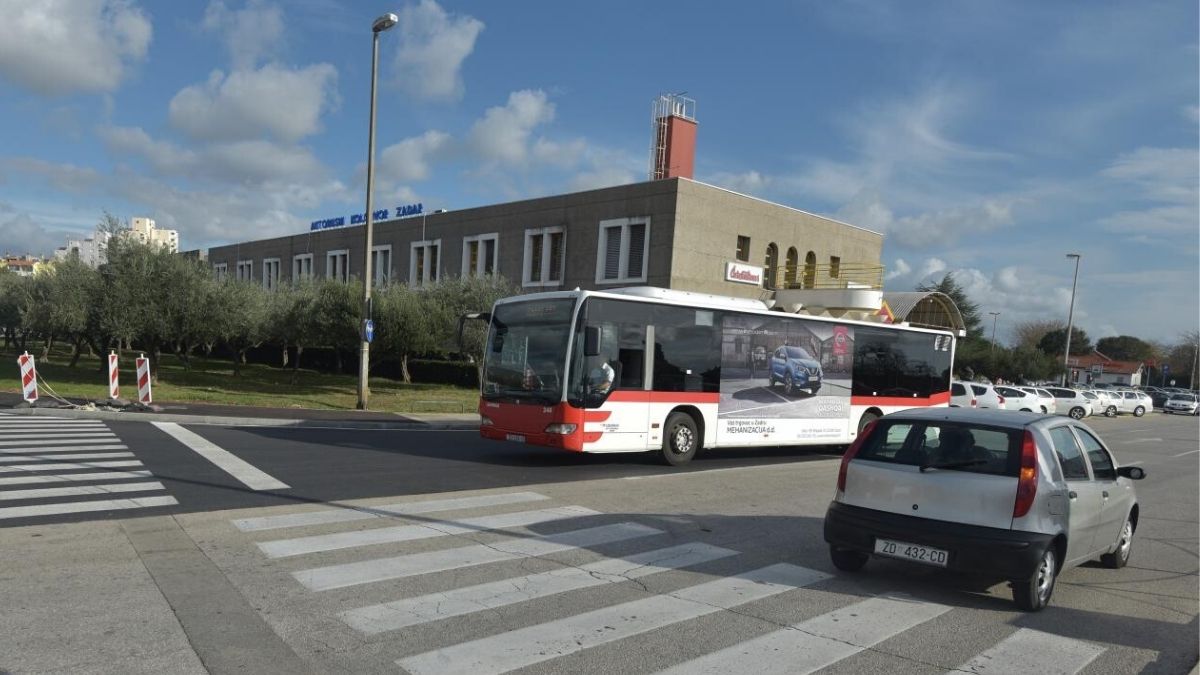 Tučnjava maloljetnika na zadarskom kolodvoru, policija privela šest djevojaka